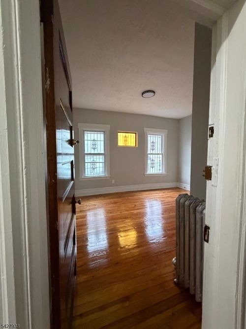 1-54 N 5th St, Newark, NJ, 07107-2906 | Card Image