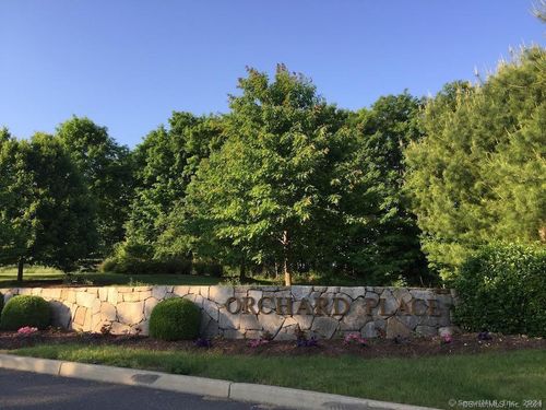 apt-204-20 Orchard St, Brookfield, CT, 06804-1942 | Card Image