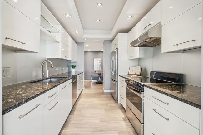 1305 - 680 N Lake Shore Dr, Condo with 3 bedrooms, 3 bathrooms and 1 parking in CHICAGO IL | Image 8