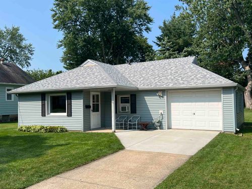 111 N Pine St, Janesville, WI, 53548-3513 | Card Image