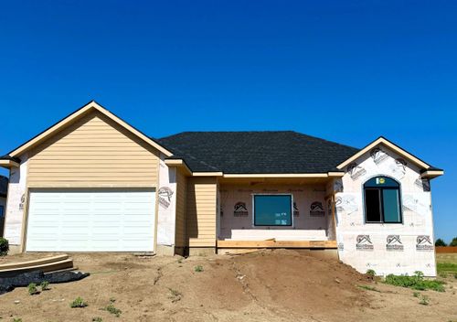 2230 Huntwood Dr, Salina, KS, 67401-8531 | Card Image
