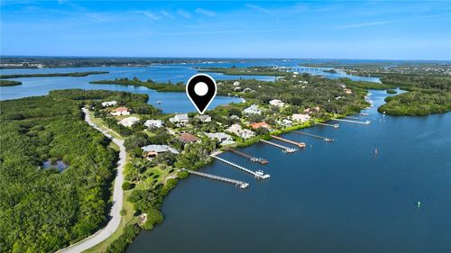 8525 Seacrest Dr, Vero Beach, FL, 32963-9629 | Card Image
