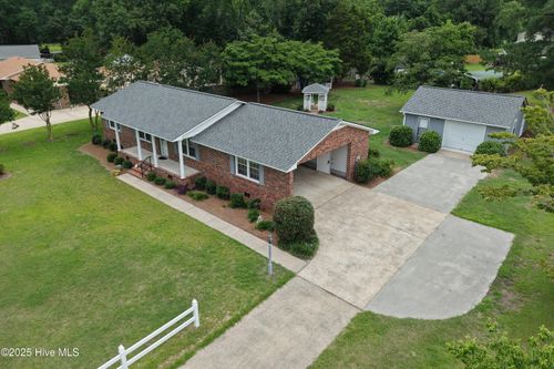 2704 Forrest Dr, Kinston, NC, 28504-7134 | Card Image