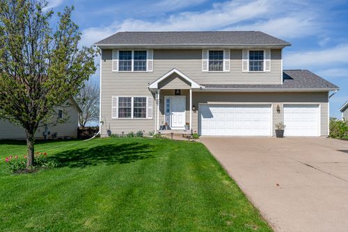 6524 International Dr, Bettendorf, IA, 52722-7563 | Card Image