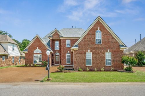 8909 Village Lake Ln, Bartlett, TN, 38002-8271 | Card Image