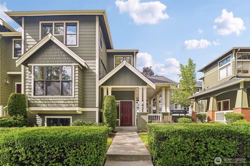 1899 Ne Kenyon Ct, Issaquah, WA, 98029-7382 | Card Image