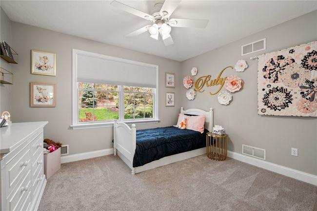 205 Erin Dr, House other with 5 bedrooms, 5 bathrooms and 3 parking in Cranberry Twp PA | Image 18