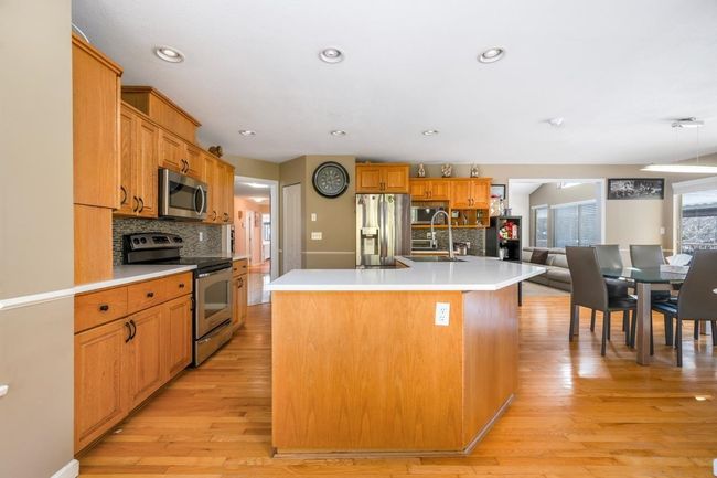 12753 261 St, House other with 5 bedrooms, 3 bathrooms and 10 parking in Maple Ridge BC | Image 13