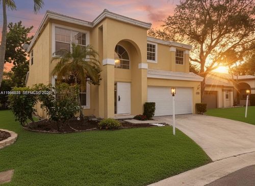 9454 Nw 8th Cir, Plantation, FL, 33324-4933 | Card Image