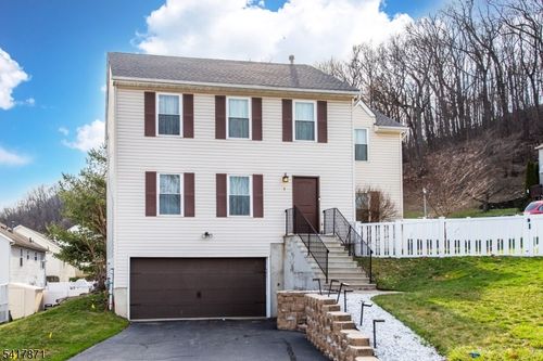 7 Jessica Ln, Dover, NJ, 07801-4743 | Card Image