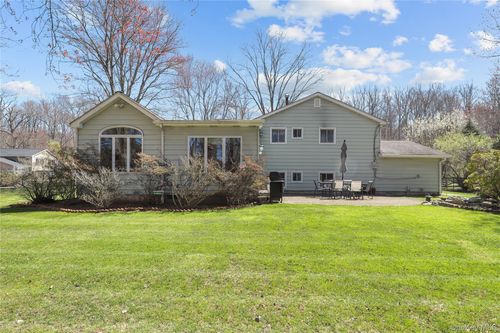 2378 Pine Grove Ct, Yorktown Heights, NY, 10598-3529 | Card Image
