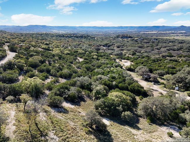 207 Roadrunner Trl, House other with 1 bedrooms, 1 bathrooms and null parking in Utopia TX | Image 9