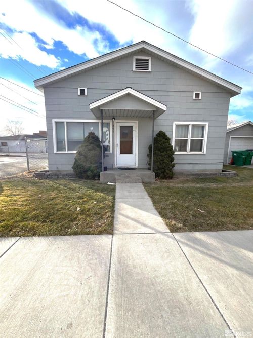 241 5th St, Sparks, NV, 89431-5067 | Card Image