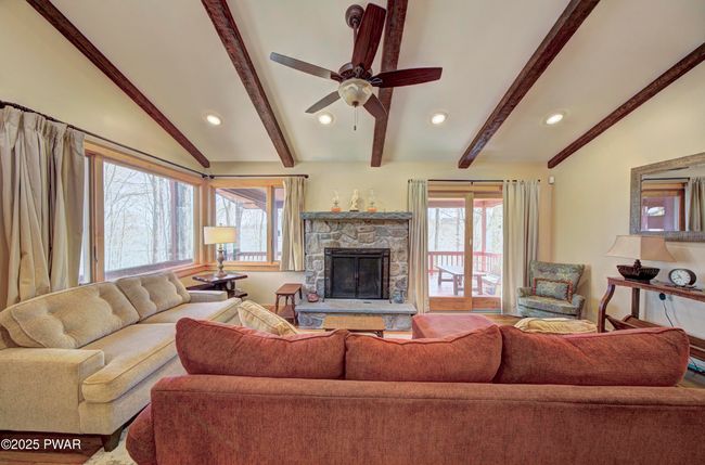 Living Room | Image 7