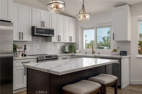29915 Gulf Stream Dr, Canyon Lake, CA, 92587-7468 | Card Image
