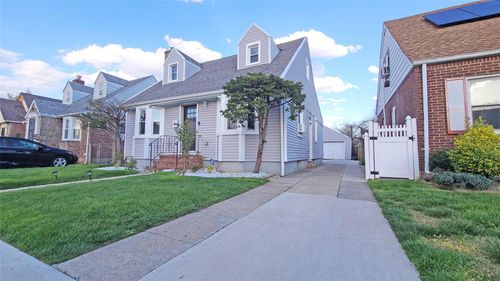 130 217th St, Laurelton, NY, 11413-1230 | Card Image