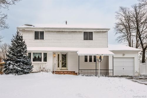 3 Brenner Rd, Coram, NY, 11727-3010 | Card Image