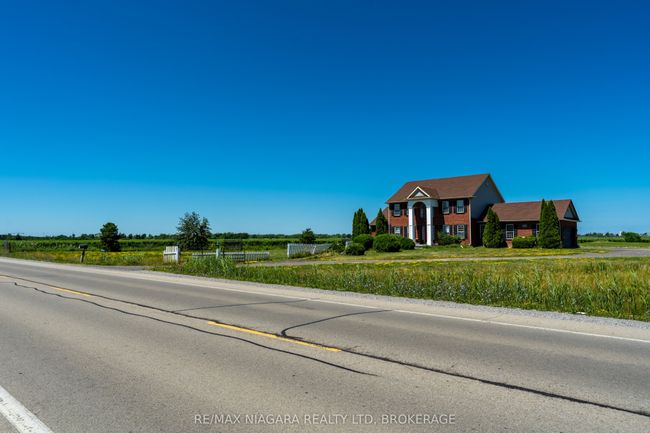 374 Niagara Stone Rd, House other with 5 bedrooms, 3 bathrooms and 6 parking in Niagara on the Lake ON | Image 4