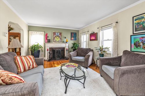 36-13 Clearview Expy, Bayside, NY, 11361-1324 | Card Image