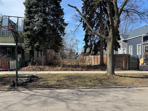 4037 Gilbert St, Detroit, MI, 48210-2915 | Card Image