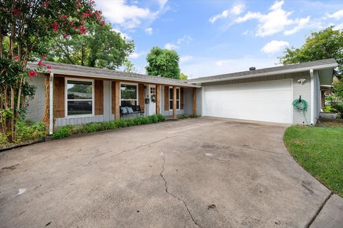 3234 High Lark Dr, Dallas, TX, 75234-7734 | Card Image