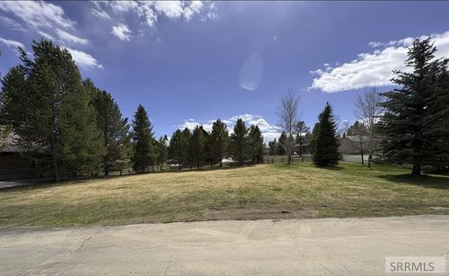 4194 Two Top Rd, Island Park, ID, 83429-5094 | Card Image