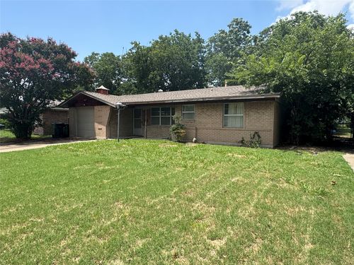1839 Burning Tree Ln, Carrollton, TX, 75006-7561 | Card Image