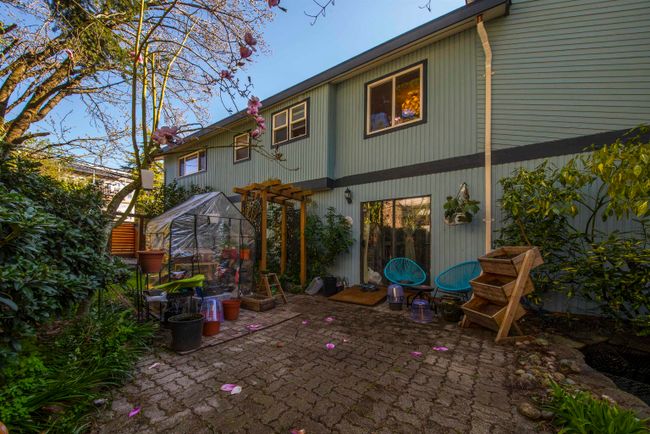 1071 Stevens Street, House other with 3 bedrooms, 2 bathrooms and 5 parking in White Rock BC | Image 32