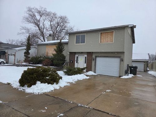 16749 Meadowdale Dr, Oak Forest, IL, 60452-4437 | Card Image