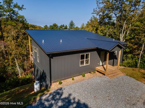 390 Fiddlers Way, Brasstown, NC, 28902 | Card Image