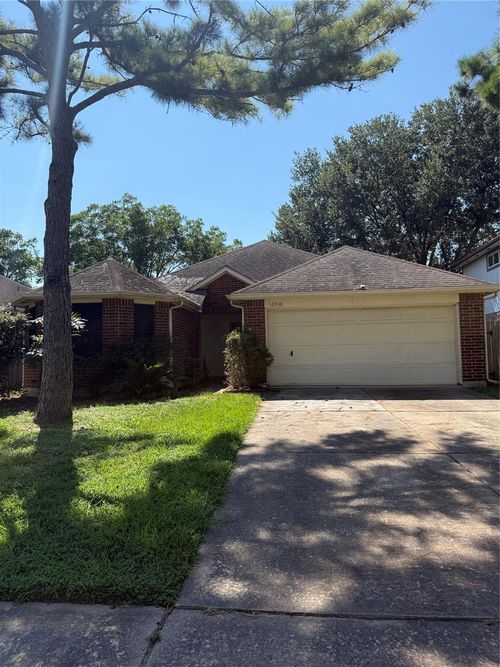 16930 Blue Mist Cir, Sugar Land, TX, 77498-4816 | Card Image