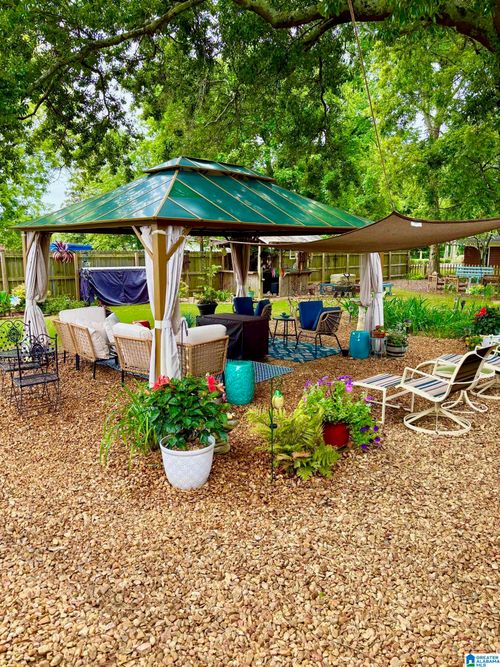 200 English Village Cir, Gardendale, AL, 35071-3303 | Card Image