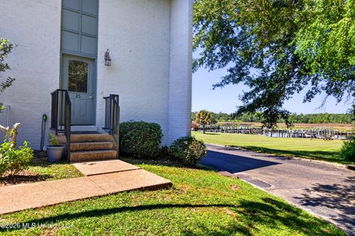 25-3230 Cumberland Rd, Ocean Springs, MS, 39564-3215 | Card Image