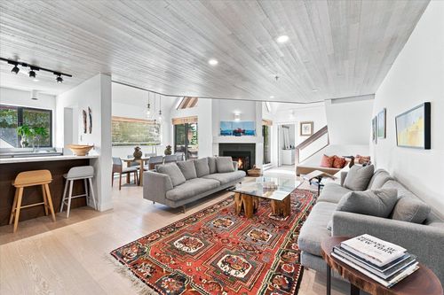 4-4637 Blackcomb Way, Whistler, BC, V8E0Y6 | Card Image