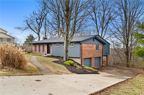 31 Collinwood Dr, Pittsburgh, PA, 15215-1457 | Card Image