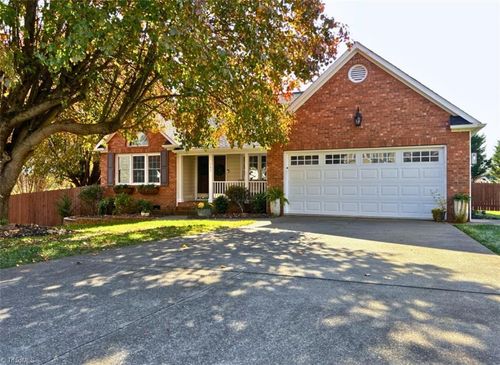 162 Lonetree Dr, Advance, NC, 27006-7061 | Card Image