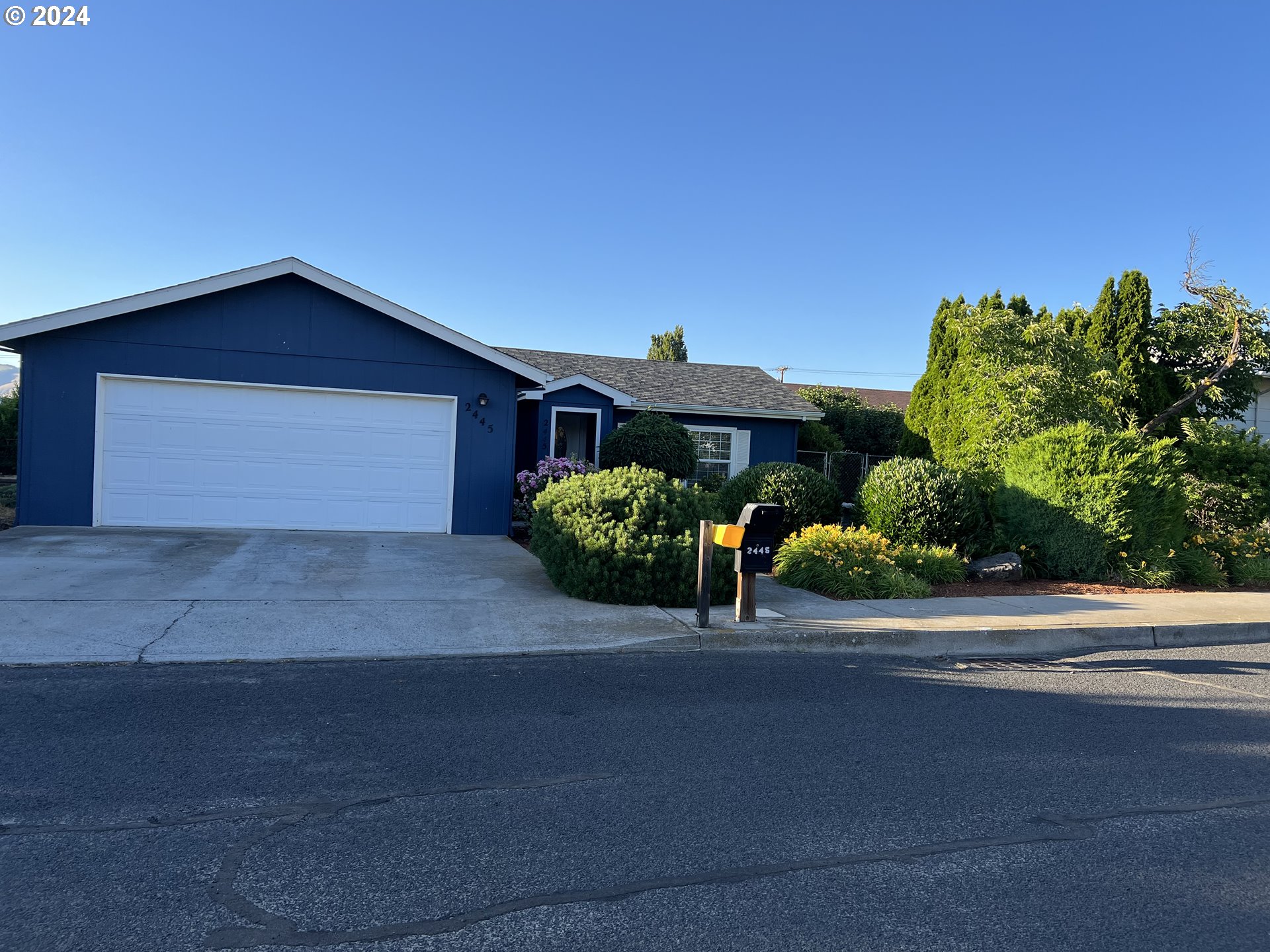 15th St, The Dalles, OR 97058