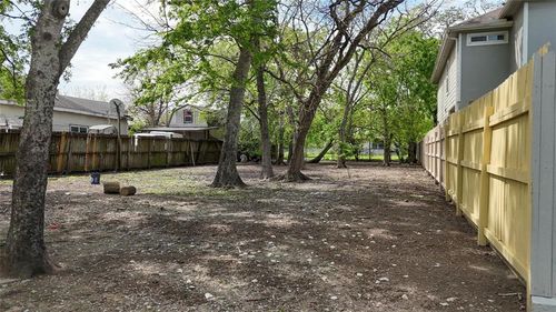 1917 Davis St, Houston, TX, 77026-7407 | Card Image