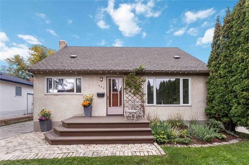 424 Truro St, Winnipeg, MB, R3J2A4 | Card Image