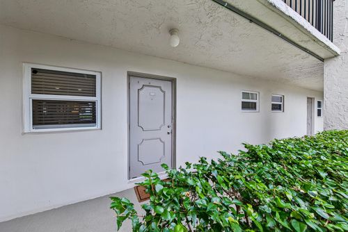 108-9420 Poinciana Pl, Davie, FL, 33324-4811 | Card Image