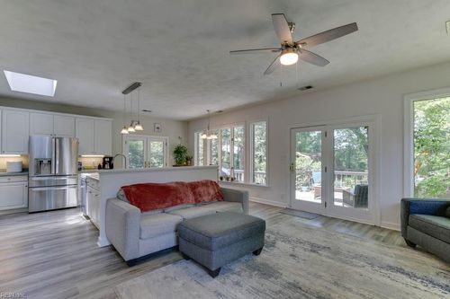 132 Causeway Dr, Chesapeake, VA, 23322-4018 | Card Image
