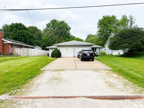 2-913 W Shenandoah Dr, Peoria, IL, 61614-4817 | Card Image