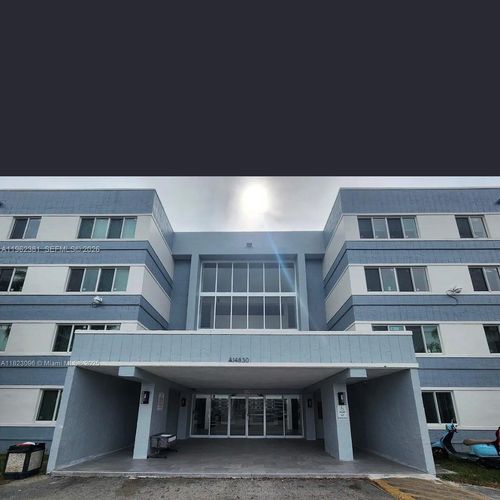 a1j-14830 Naranja Lakes Blvd, Homestead, FL, 33032-8337 | Card Image