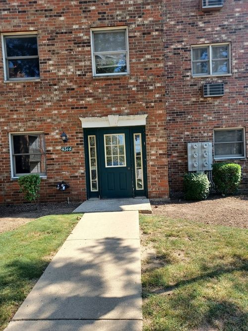 apt-2d-4314 W Shamrock Ln, McHenry, IL, 60050-3156 | Card Image