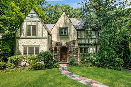 36 Ridge Rd, New Rochelle, NY, 10804-4711 | Card Image