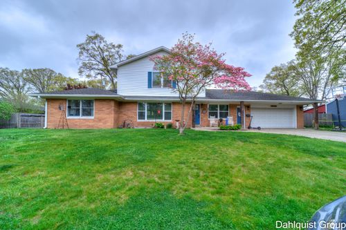 622 Pinewood Rd, North Muskegon, MI, 49445-3062 | Card Image