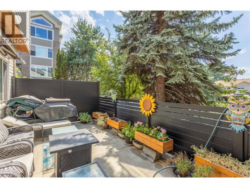 1-1675 Thayer Crt, Kelowna, BC, V1Y8M2 | Card Image