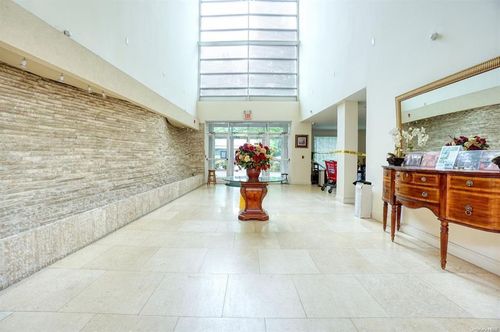 171 Great Neck Rd, Great Neck, NY, 11021-3302 | Card Image