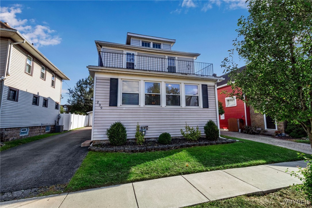 Hazeltine Ave, Buffalo, NY 14217