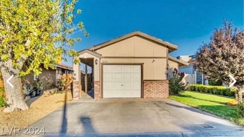 2031 San Simeon St, Las Vegas, NV, 89108-3352 | Card Image